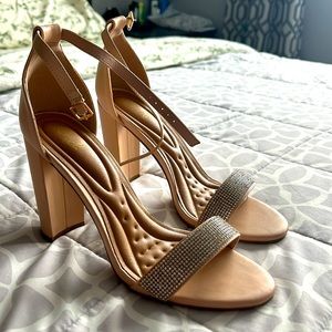 Perphy Open Toe Rhinestone Ankle Strap Chunky Heel Sandals Beige